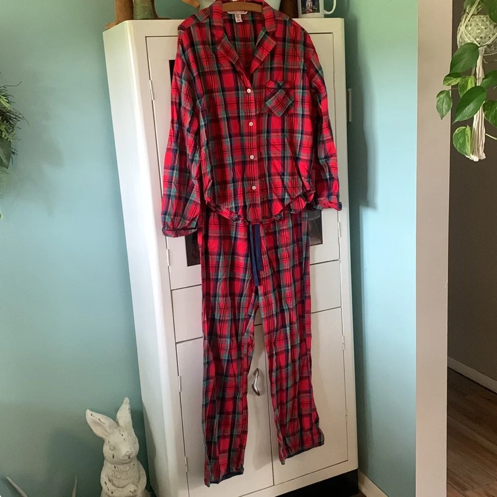 Victoria’s Secret sz S Plaid Pajamas - Red and Blue lighter weight like new! - Picture 2 of 10